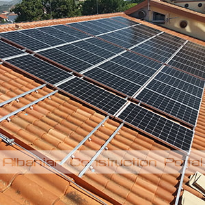 Instalim sistemesh fotovoltaike ne cati tjegulle Instalim sistemesh fotovoltaike ne cati tjegulle